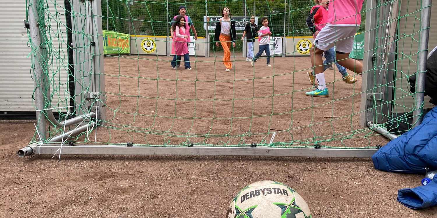 DERBYSTAR ist offizieller Ausrüster von FU24BA7L