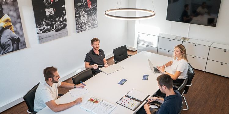 VEREINSKOOPERATIONEN TREFFEN AUF VEREINSOFFENSIVE